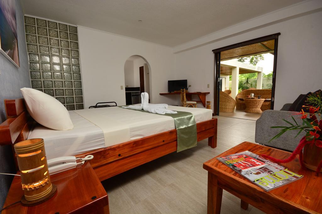 Munting Paraiso Puerto Princesa Стая снимка